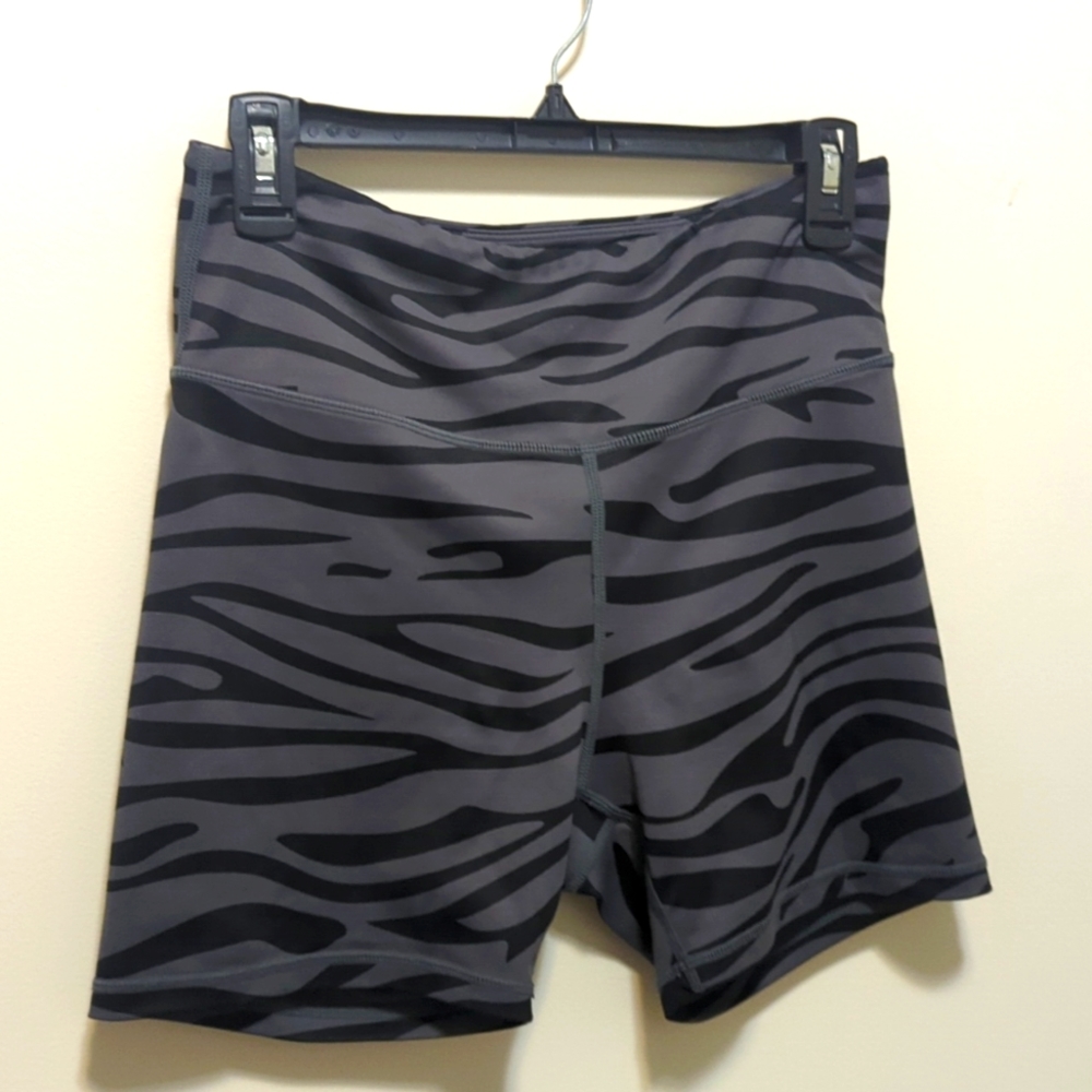 EUC Zyia zebra shorts